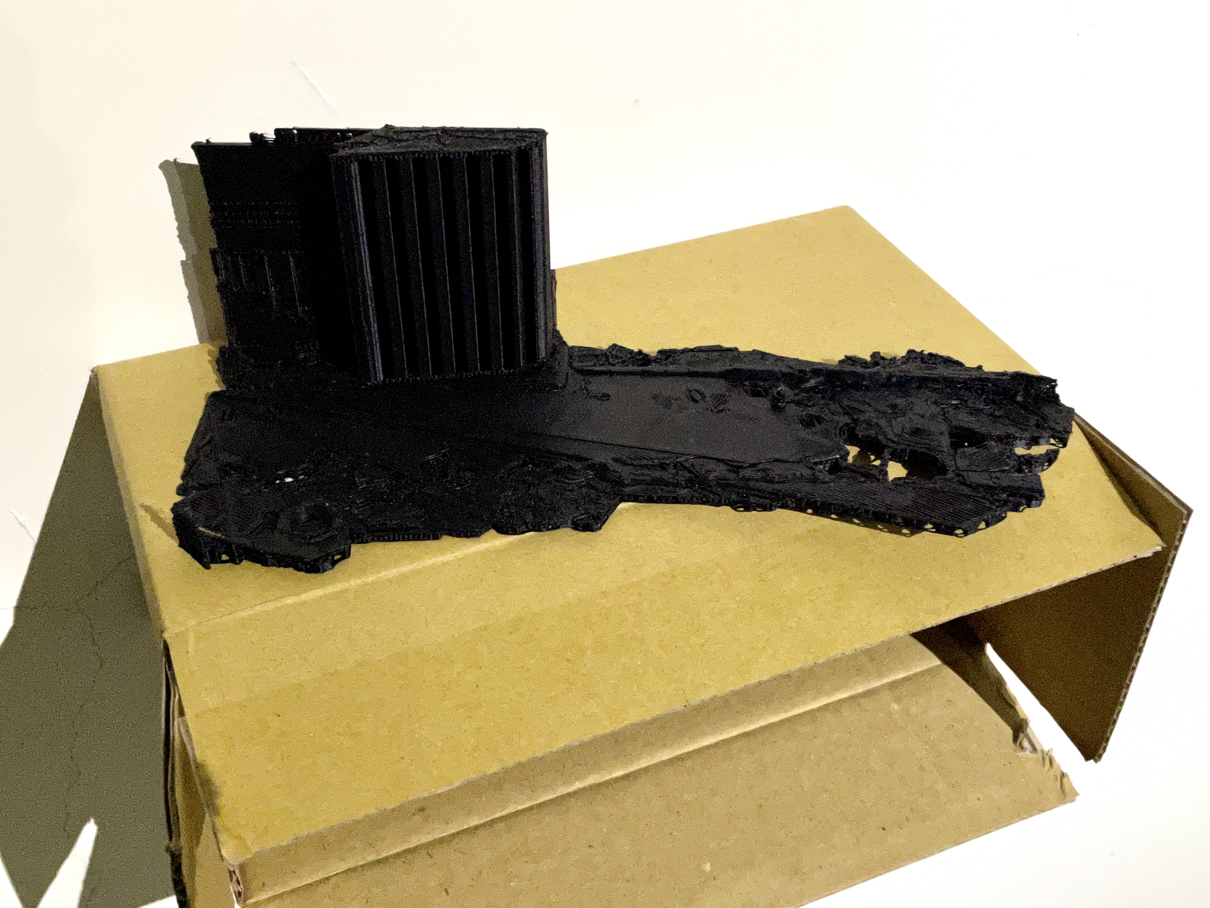 林怡君〈勞動地景：運動場〉中的3D列印物件（攝影：張晴文）